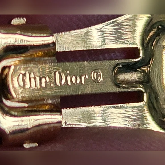 Dior Vintage Gold-Tone Twisted Clip-On Earrings - Picture 7 of 9